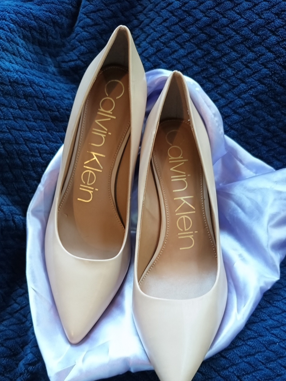 Calvin Klein Sz 9 Women's Tan Beige Pointed-Toe GAYLE Pumps Gold Heel Accent